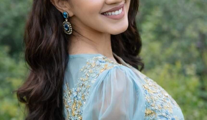 আইশা খান: উপস্থাপনা ও অভিনয়ে