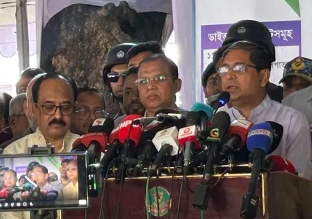 পুরুষ প্রধানমন্ত্রী দীর্ঘদিন পর রাষ্ট্রপতির সঙ্গে